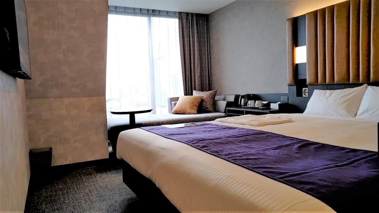 Hotel Monday Kyoto Marutamachi Bagian luar foto